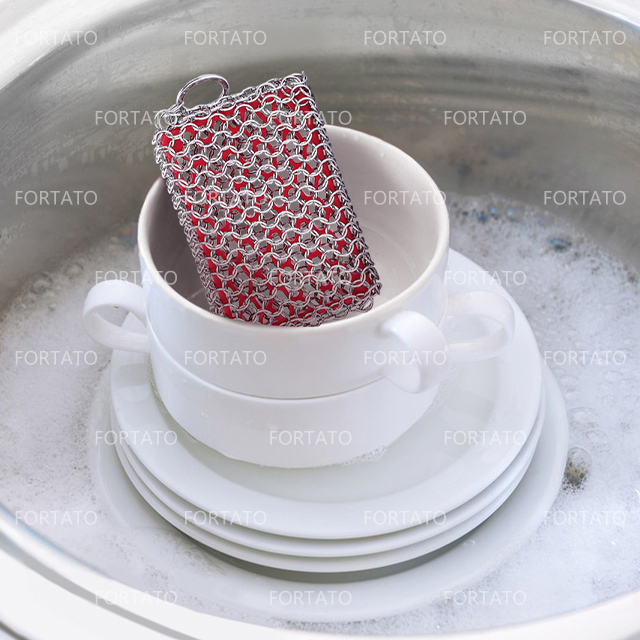 Thick Ring Chainmail Scrubber with Red Silicone Insert