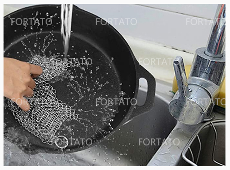 1.A good kitchen tool for washing pans in the kitchen!.jpg