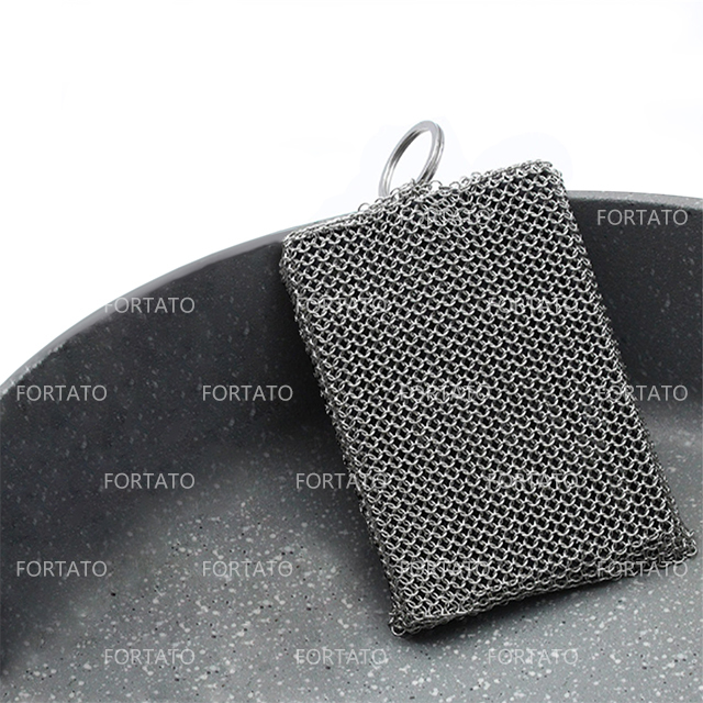 Large Thin Chainmail Scrubber with Silicone Insert